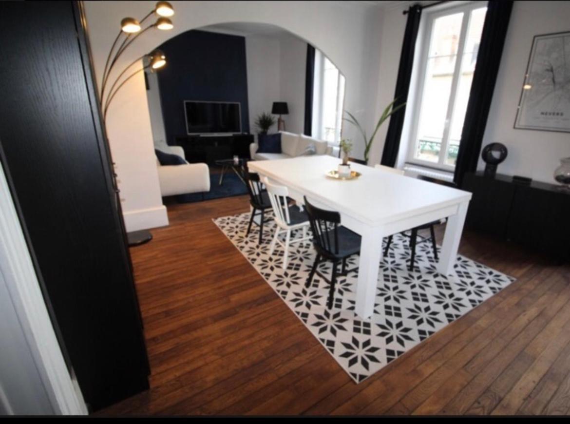 Appartement De Charme En Plein Coeur De Невер Екстер'єр фото